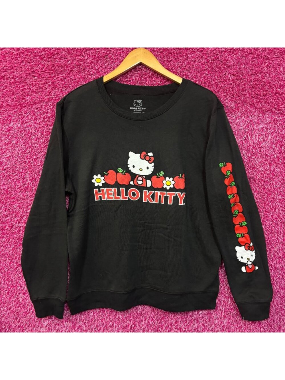 Hello Kitty Red Apples & Daisies Sanrio Kawaii Crewneck L